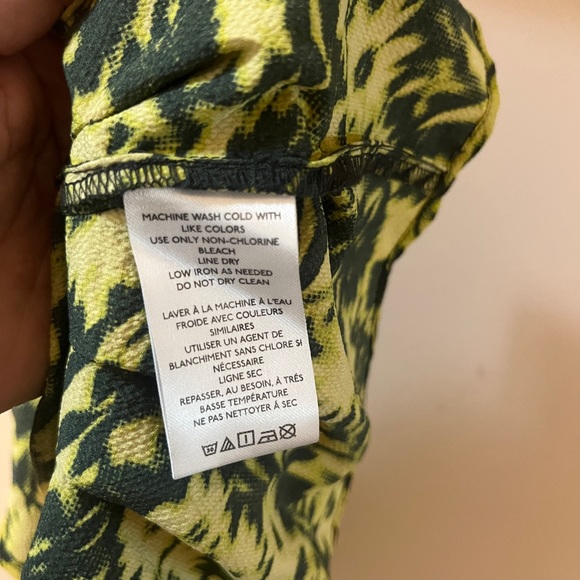 Urban Outfitters Floral adjustable tie strap summer dress. Bottom box pleats - Picture 4 of 5